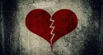 Broken-Heart-Painting-On-Wall